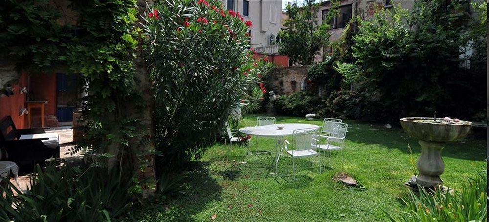 Appartamento Garden Ca' Rezzonico Veneza Exterior foto