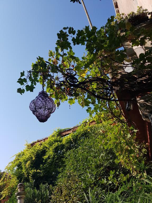 Appartamento Garden Ca' Rezzonico Veneza Exterior foto